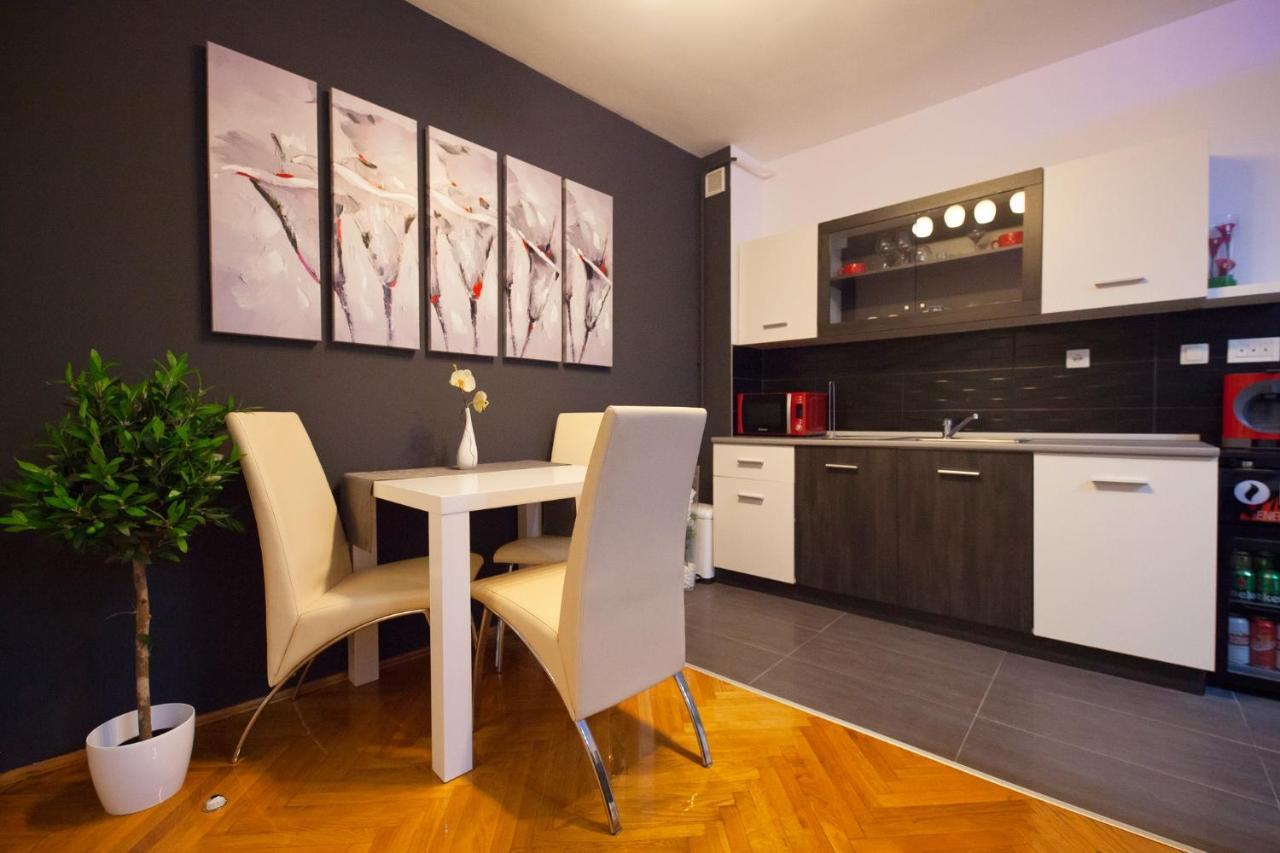 Apartman Aurelius - Private Parking Ösek Dış mekan fotoğraf