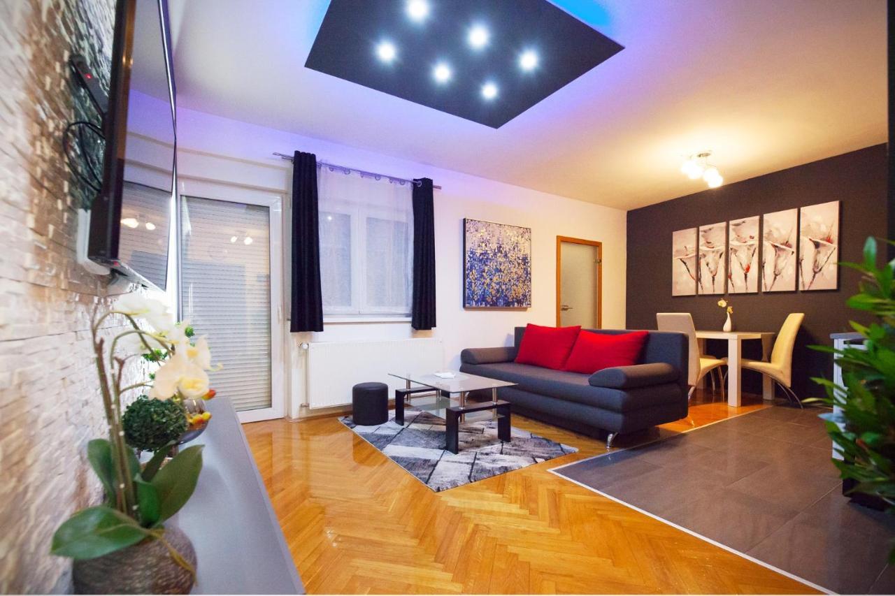 Apartman Aurelius - Private Parking Ösek Dış mekan fotoğraf