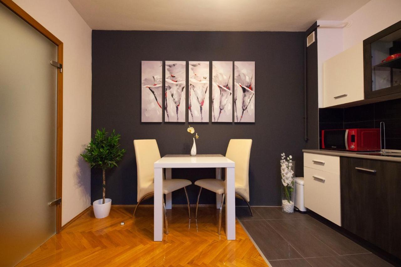 Apartman Aurelius - Private Parking Ösek Dış mekan fotoğraf