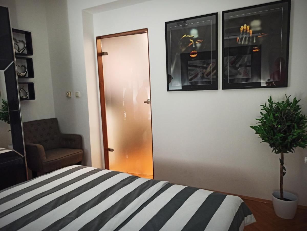 Apartman Aurelius - Private Parking Ösek Dış mekan fotoğraf